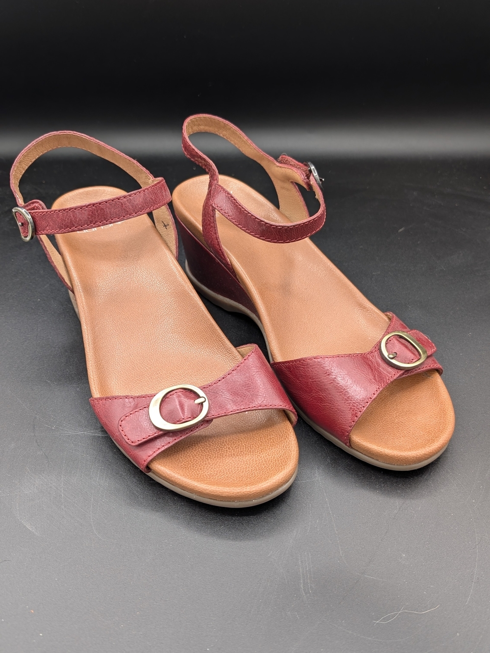 Dansko Arielle Sz 39 Ankle-Strap Wedge Sandals